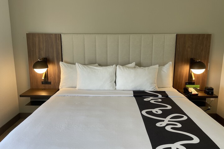 Room 32 of 63