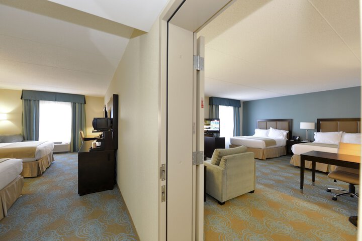 Room 52 of 74