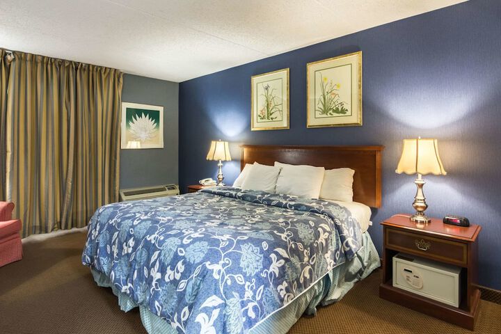 Room 14 of 24