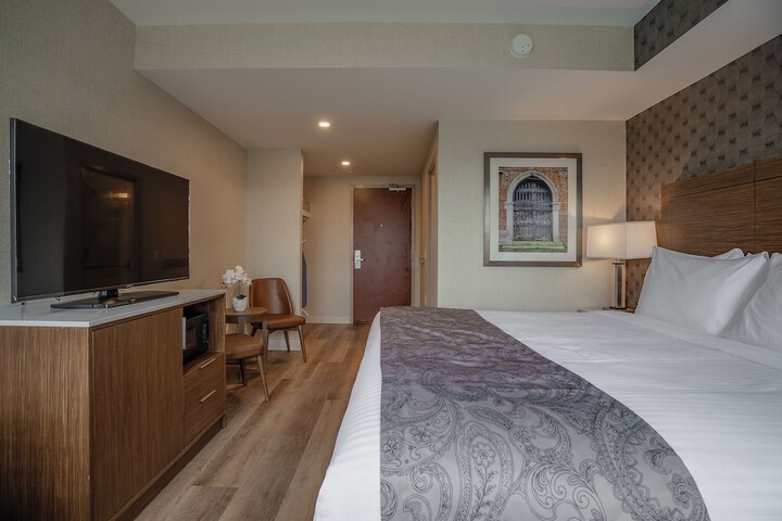 Room 51 of 70