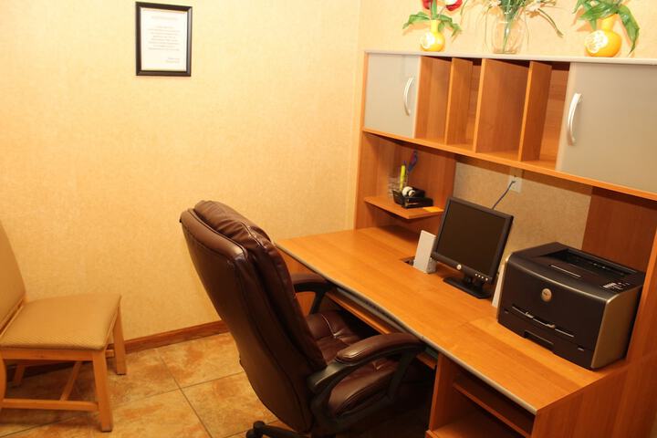 Business Center 35 of 37