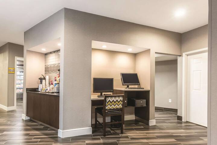 Business Center 50 of 51