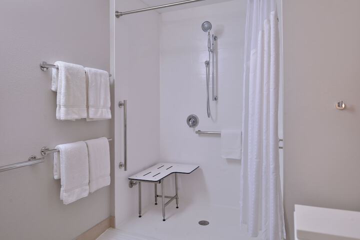 Holiday Inn Express & Suites Marshalltown by IHG