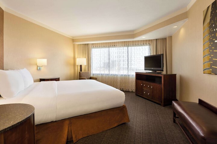 Room 30 of 103