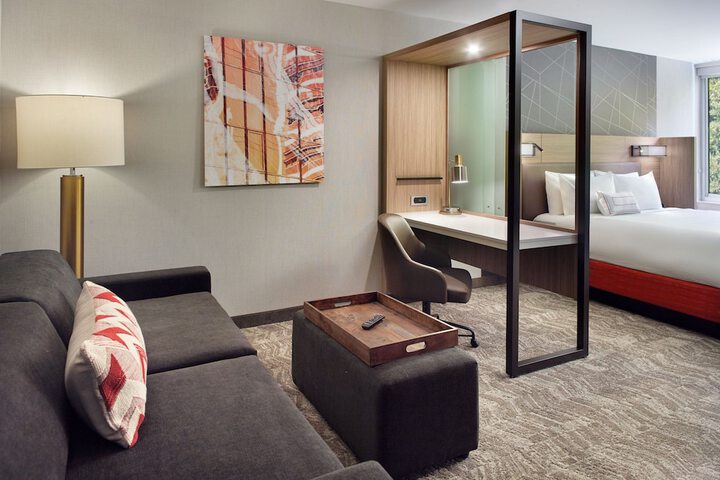 Room 6 of 22