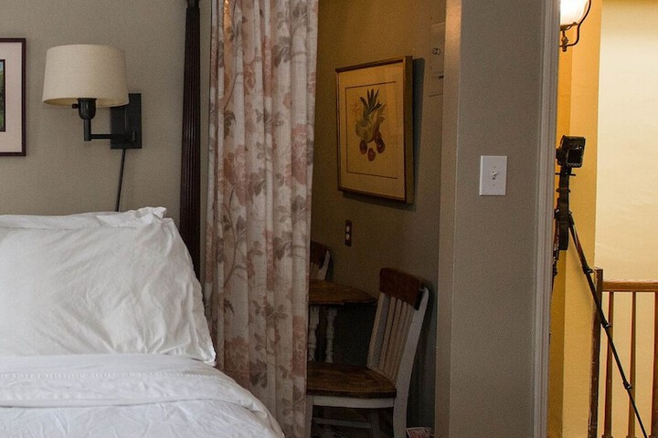 Room 222 of 238