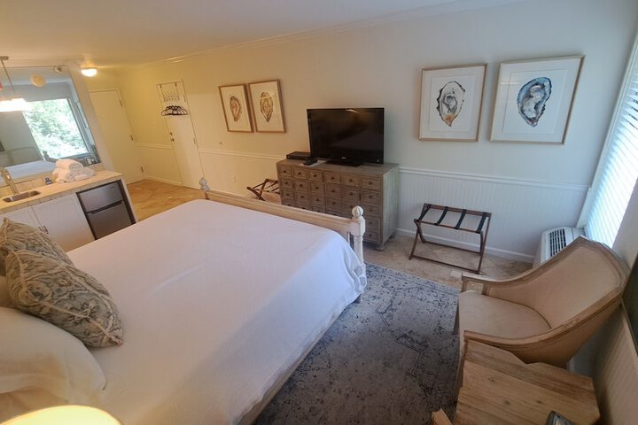 Saint Simons Inn by the Lighthouse