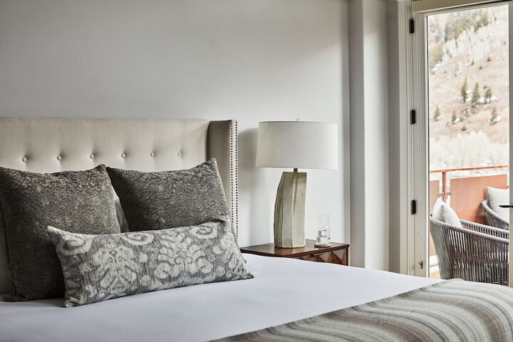Element 52 Auberge Collection