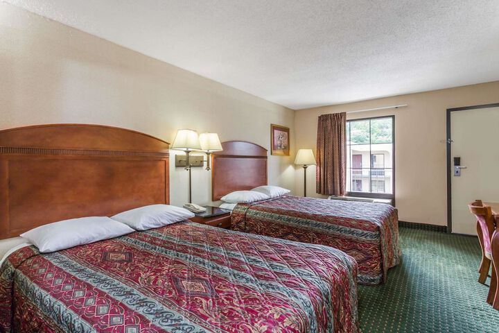 Room 9 of 13