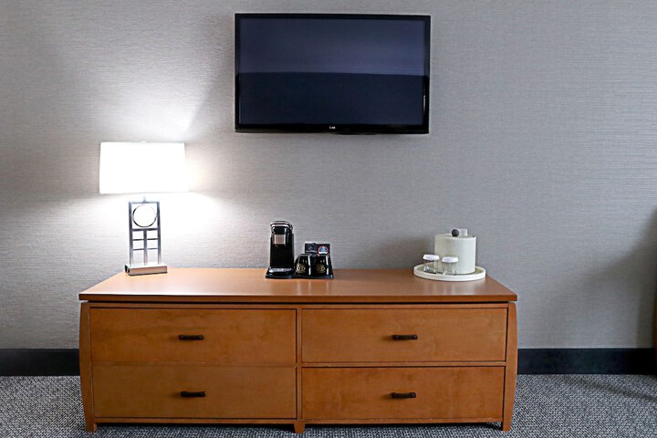 Room 17 of 39