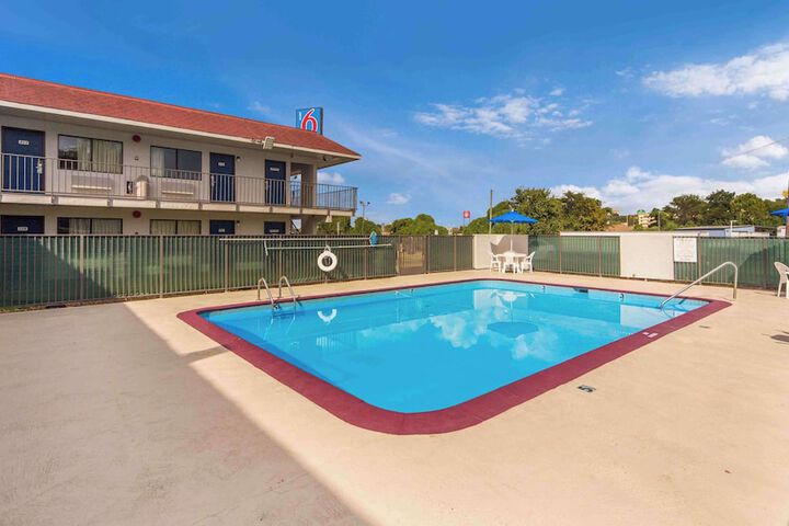 Pool 6 of 37