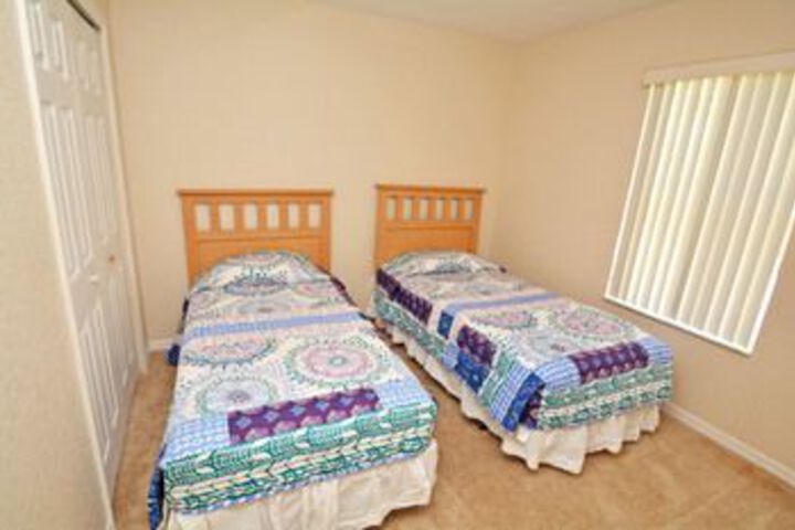 Orlando Sweet Vacation Home 4 Br Villa by RedAwning