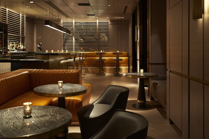 Lounge 77 of 101