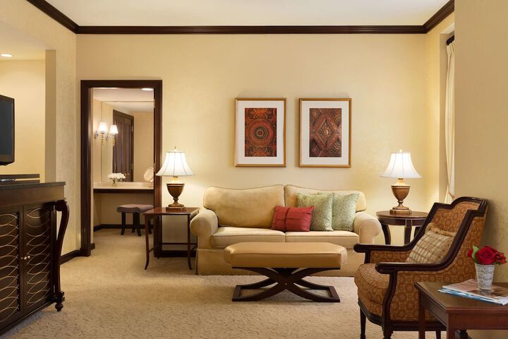 Room 33 of 49