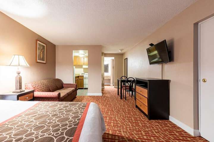Room 13 of 28