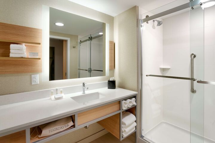 Room 30 of 48