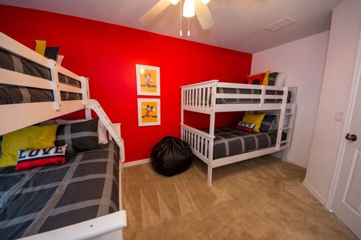 Room 9 of 36
