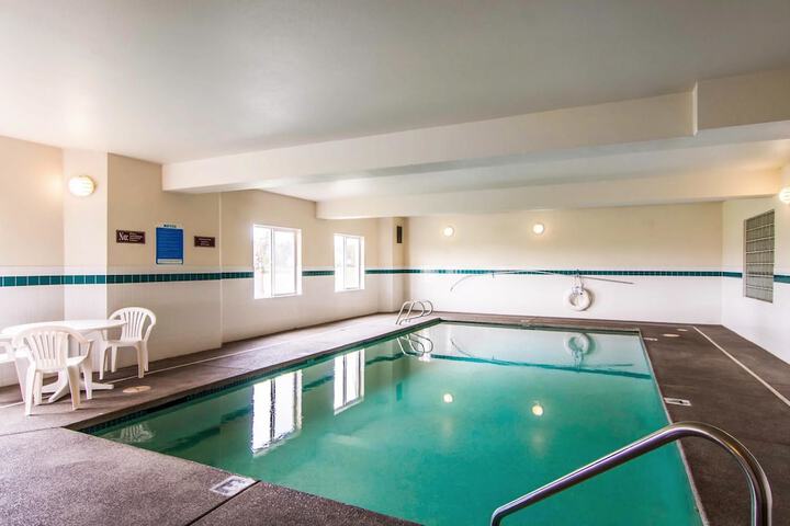 Pool 4 of 24