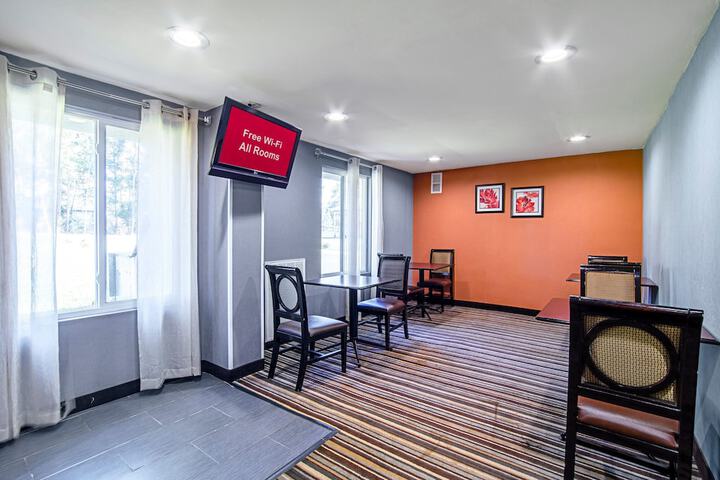 Red Roof Inn & Suites Greenwood SC