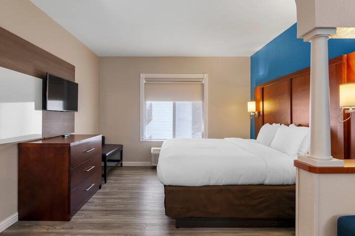 Comfort Suites St. Charles - St Louis