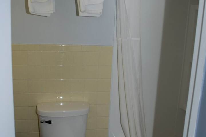 Room 9 of 34