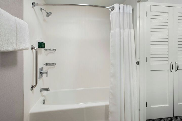 Courtyard by Marriott Silver Spring North / White Oak