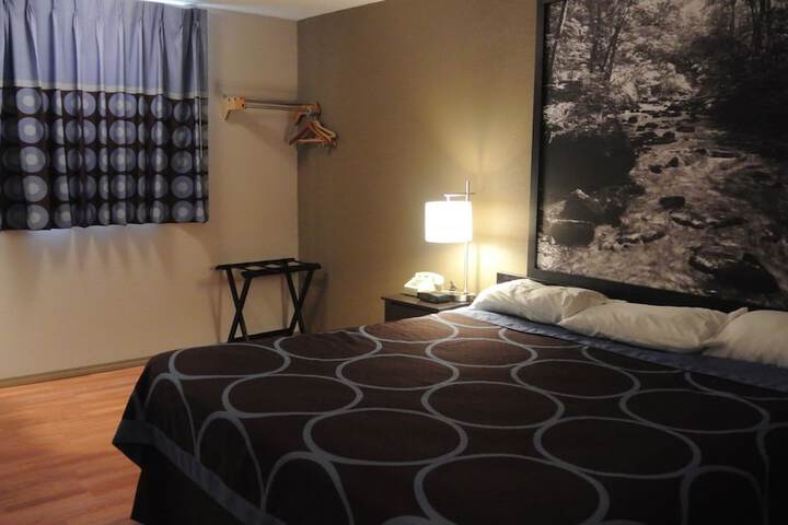 Room 22 of 32