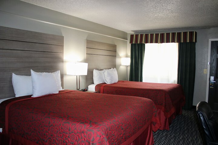 Room 34 of 40