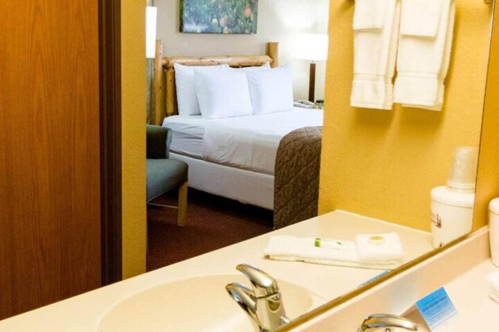 Cranberry Country Lodge