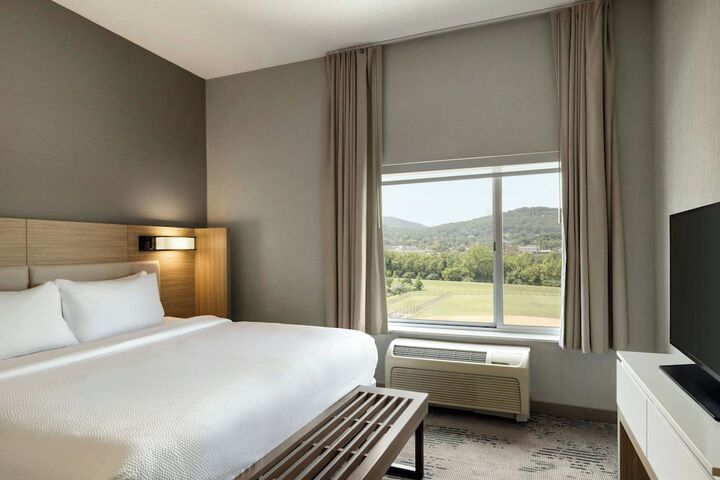 SpringHill Suites by Marriott Roanoke