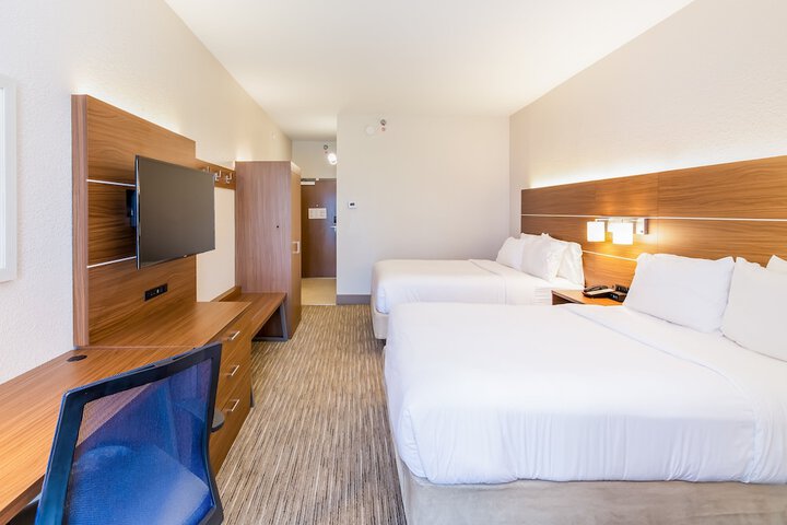 Room 43 of 82