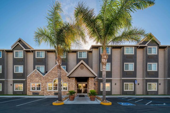 Hotel 3 of 48