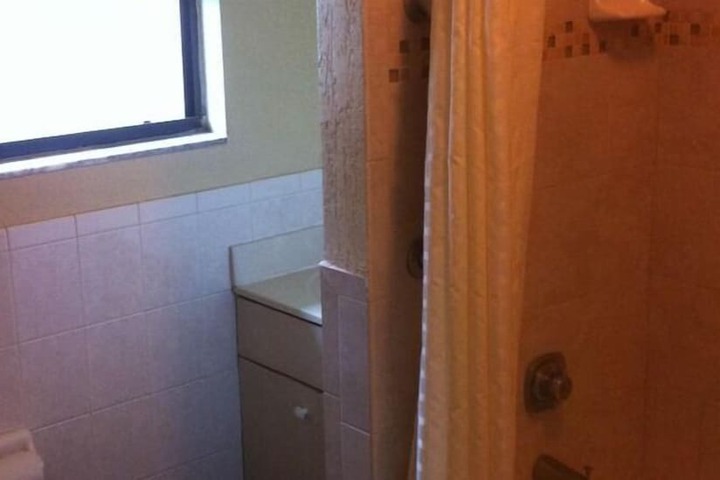Room 7 of 20