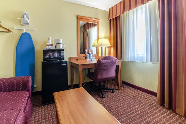 Room 18 of 32