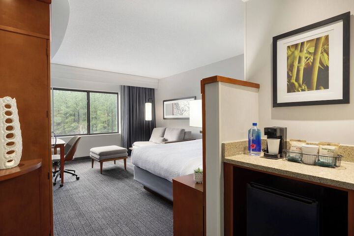 Room 20 of 37