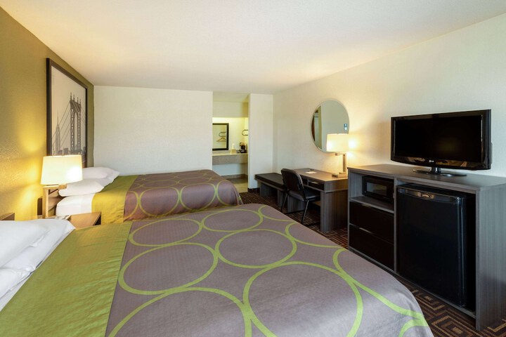 Room 16 of 29