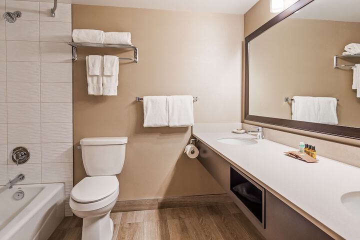 Room 9 of 23