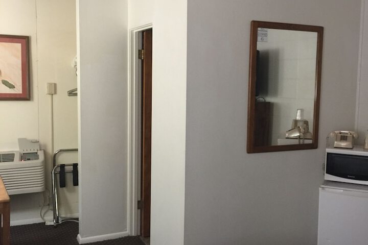 Room 15 of 44