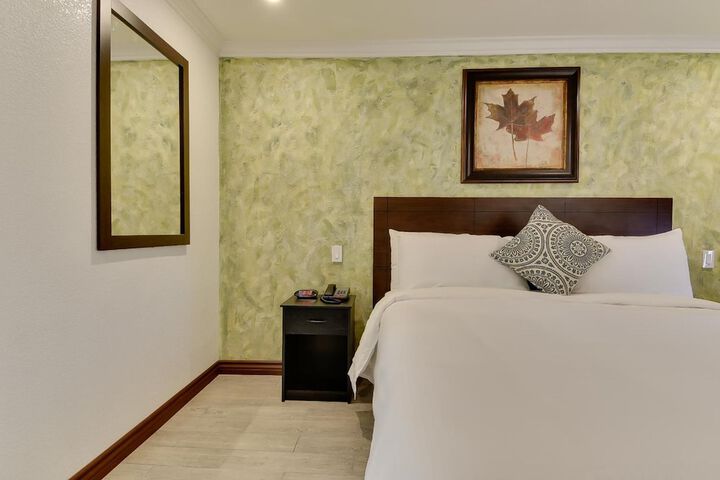 Room 14 of 37