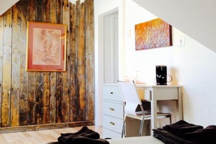 Room 48 of 59
