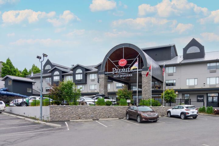 Hotel 2 of 77