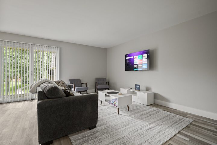 2BR Stay Close to Downtown