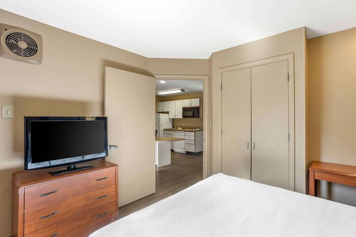 Room 12 of 28
