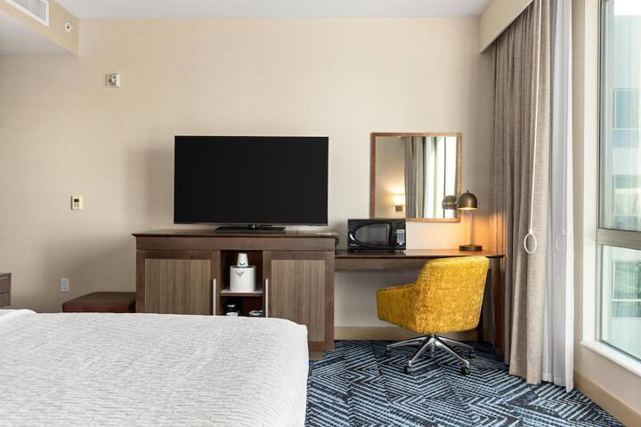 Hampton Inn & Suites Los Angeles - Glendale