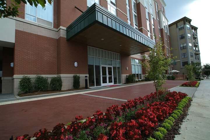 Hotel 5 of 82