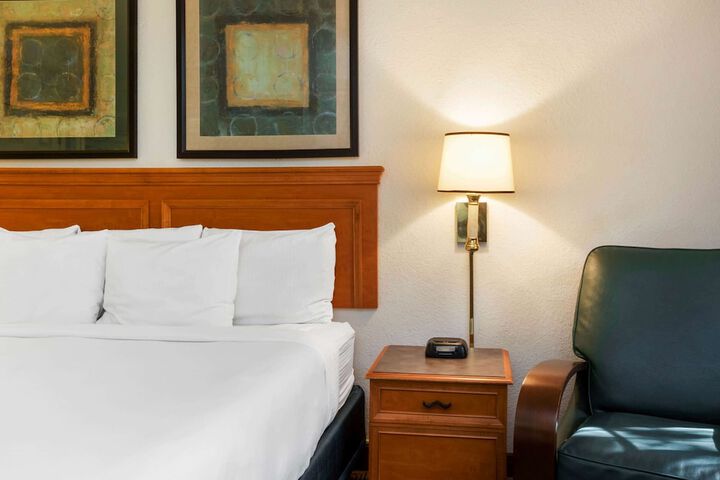 Room 21 of 30
