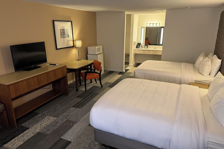 Room 17 of 34
