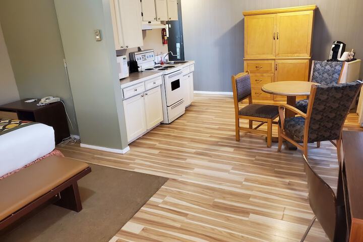 Room 9 of 35