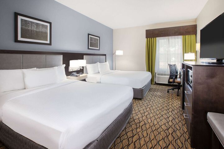 Wingate by Wyndham Roseville / Detroit