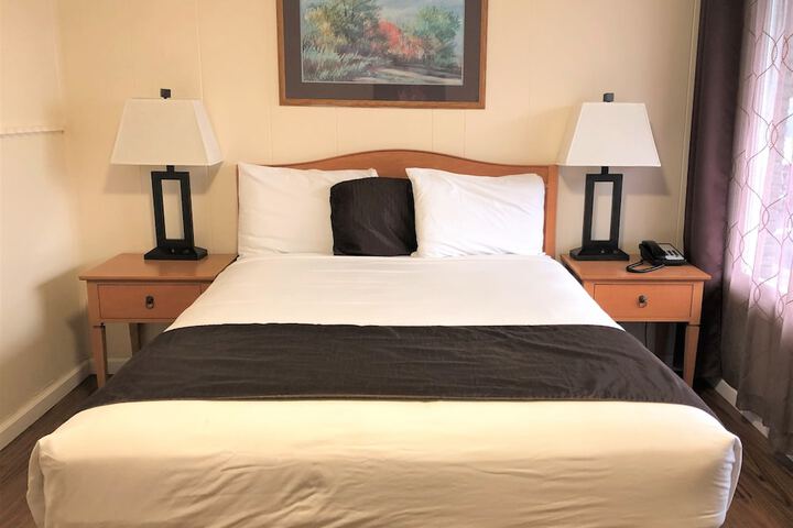 Blue Coast Inn and Suites